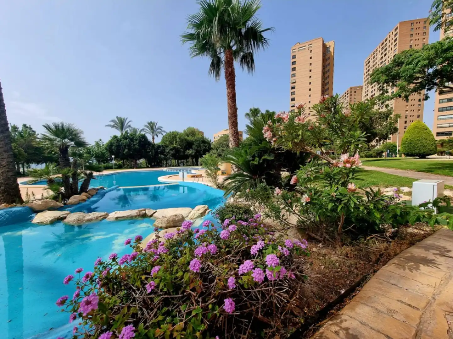 Appartamento con piscina in vendita a Playa de Poniente, imagen 2