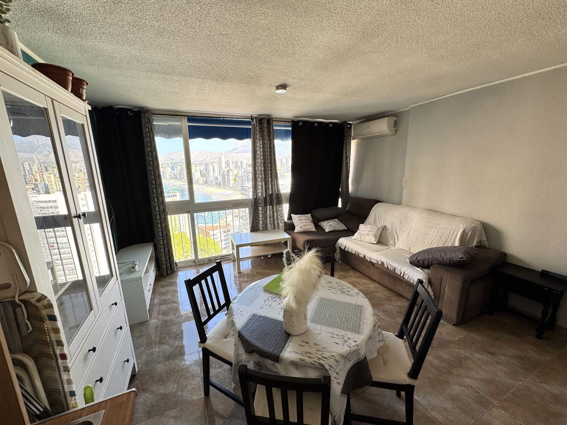 Habitación de Apartamento en venta en Benidorm con Aire acondicionado