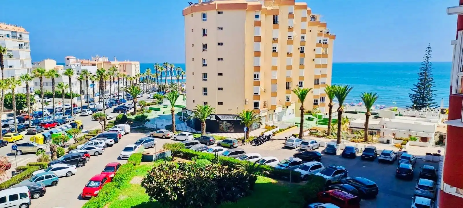Vista exterior de Apartament en venda en Torrox amb Piscina comunitària