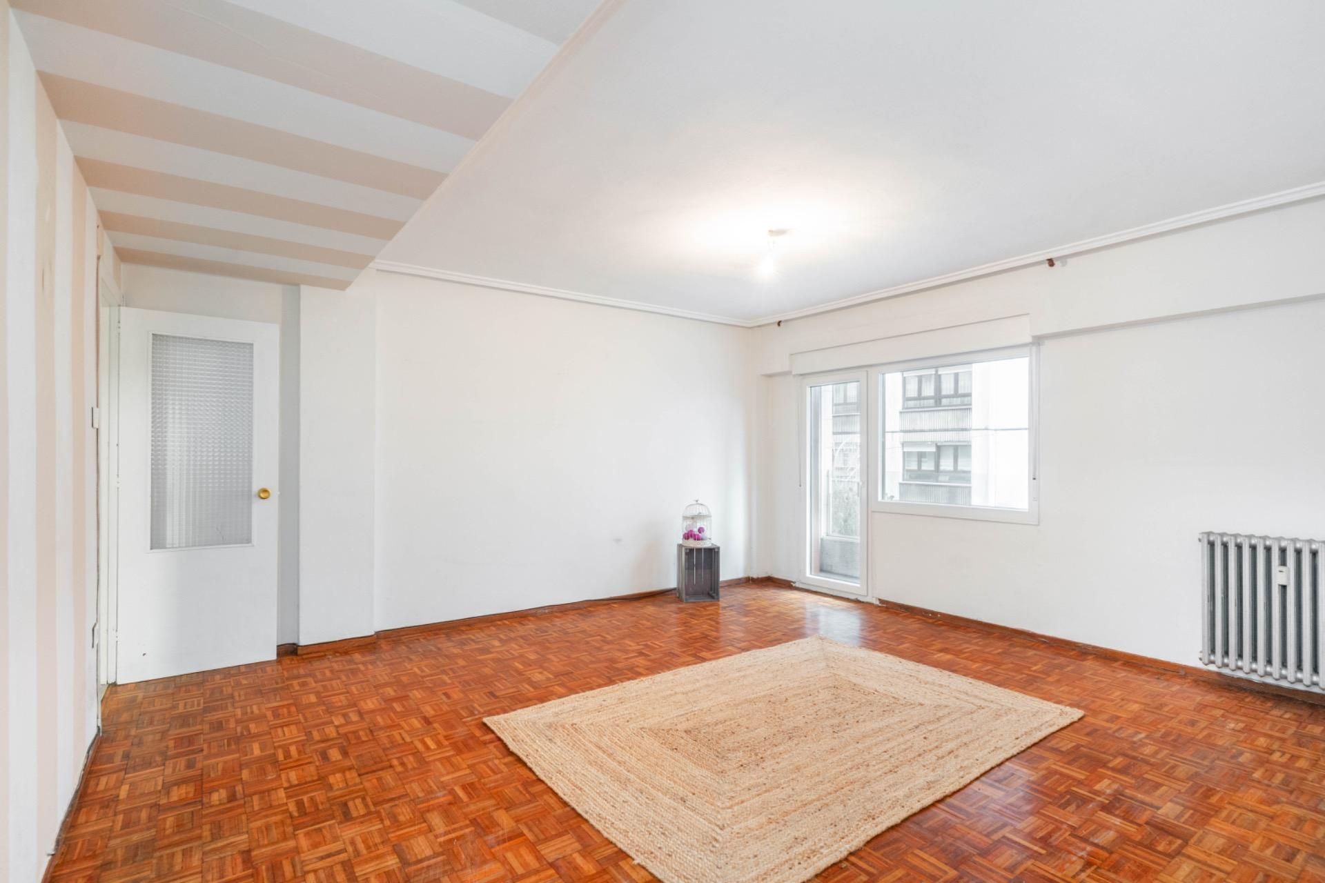 Living room of Flat for sale in Gijón   with Heating, Terrace and Balcony