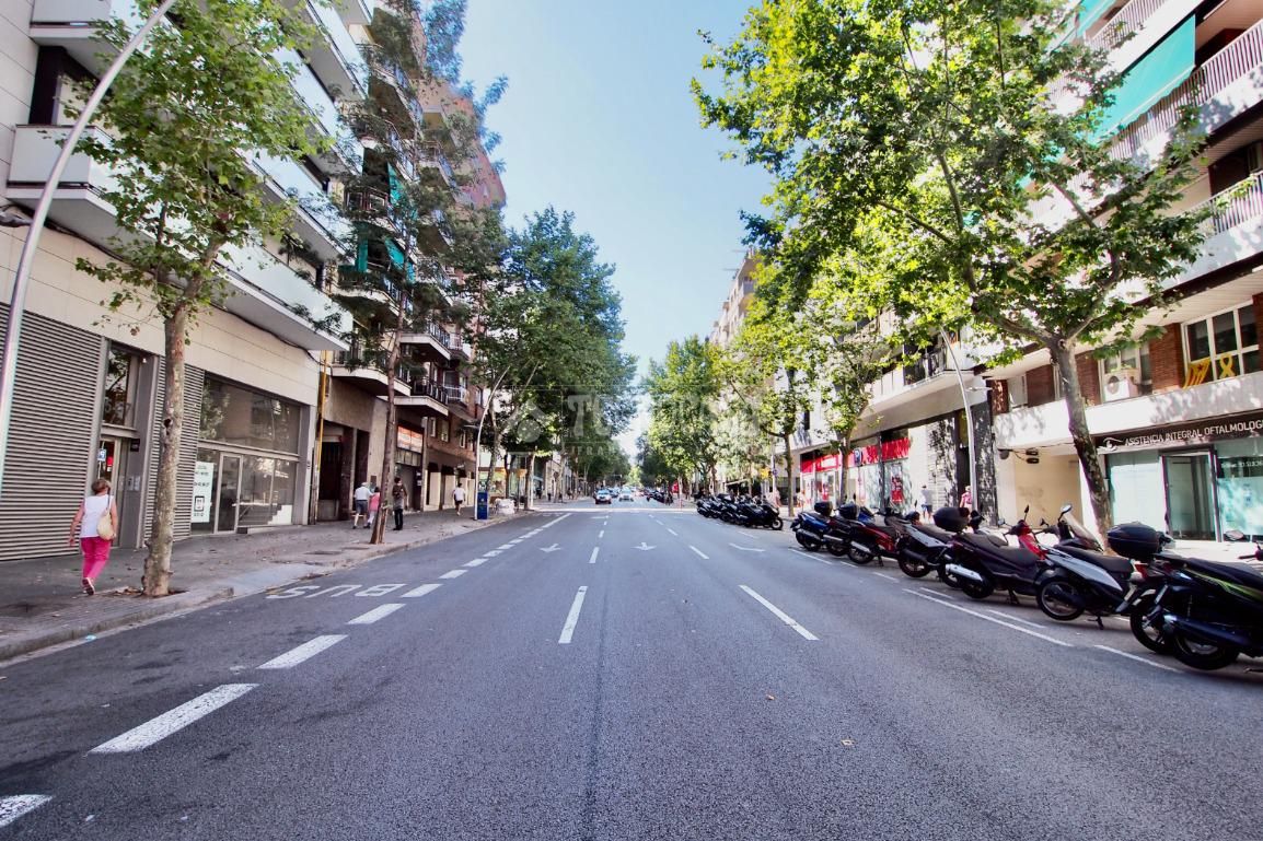 Flat for sale in Barri de les Corts, Les Corts