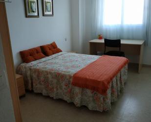 Dormitori de Apartament per a compartir en  Huelva Capital amb Moblat, Forn i Rentadora