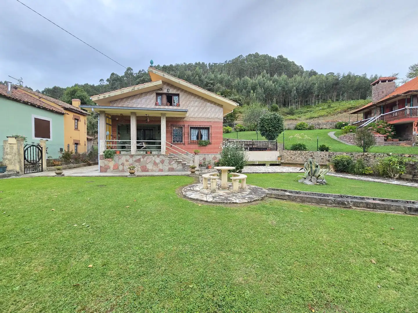 Casa amb jardí en venda a Pría - Nueva-Hontoria - Naves