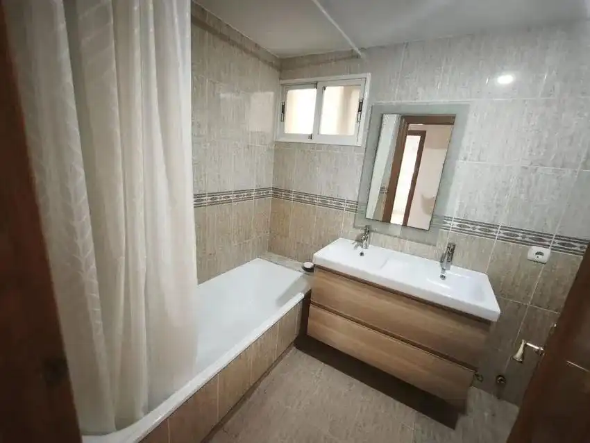 Flat for sale in Calle ENRIC VALOR, País Valencià