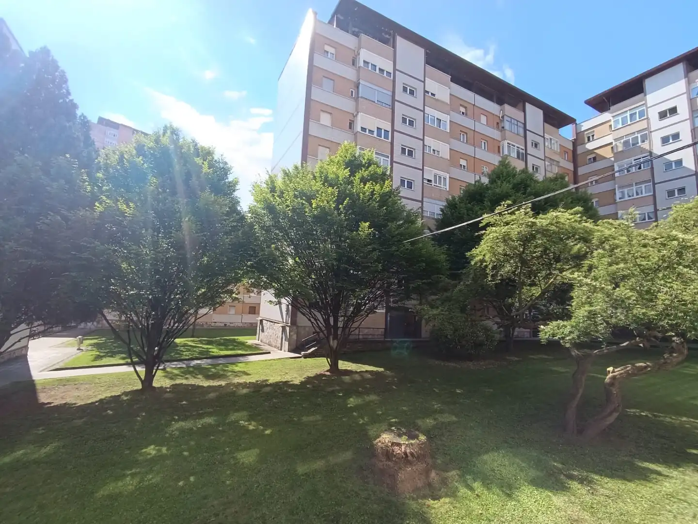 Aparcament de Pis en venda en Gijón  amb Calefacció