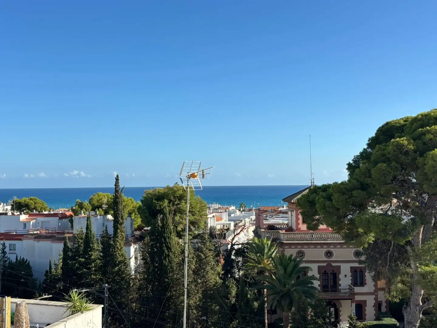 Vista exterior de Ático en venta en Sitges con Calefacción, Terraza y Balcón