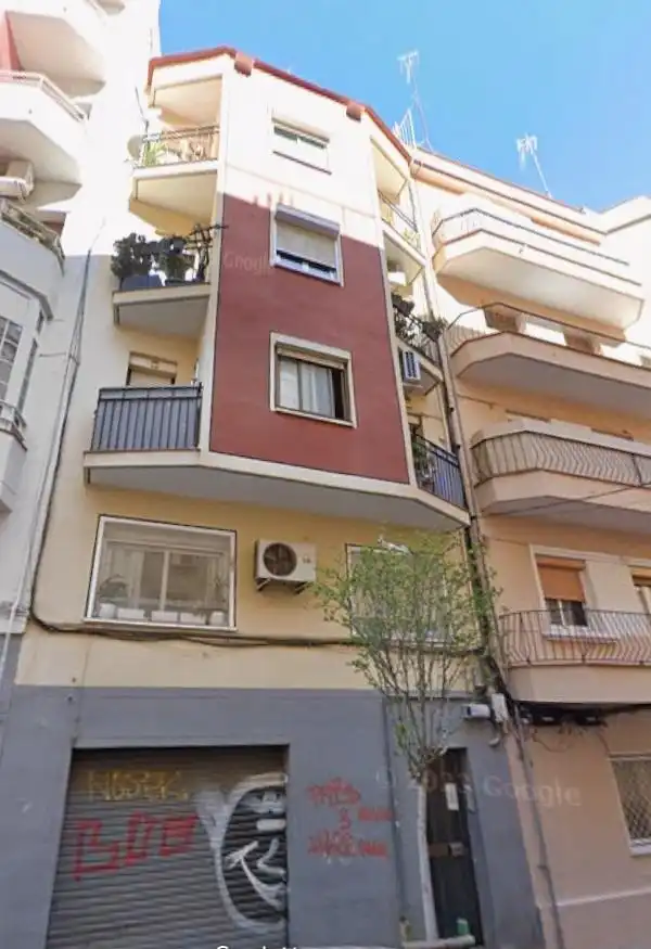 Vista exterior de Apartament en venda en L'Hospitalet de Llobregat