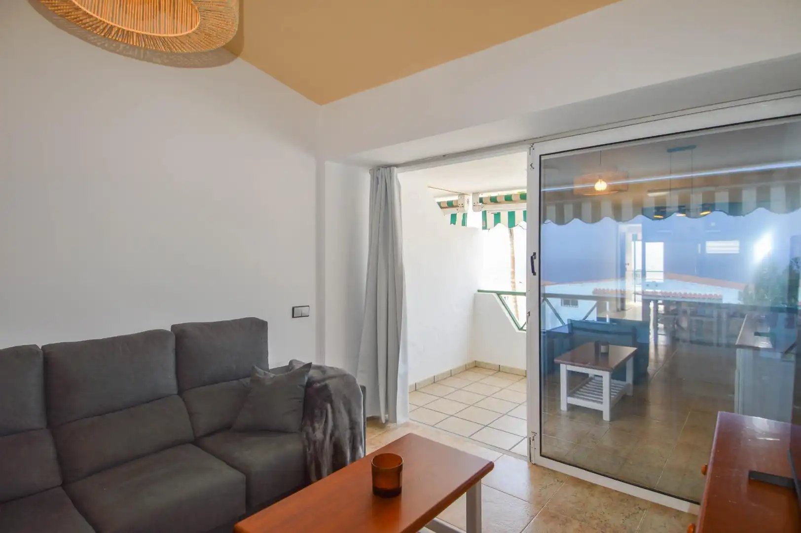 Sala de estar de Apartamento en venta en Mogán con Aire acondicionado, Terraza y Amueblado