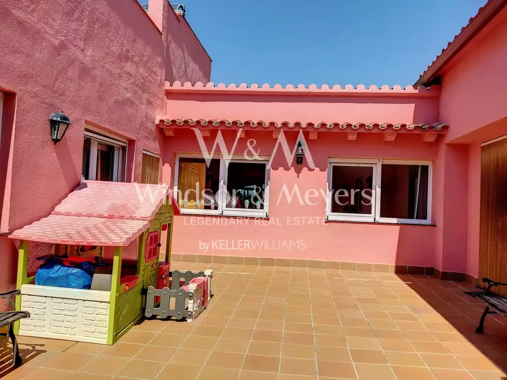 Exterior view of Country homes for sale in Vilanova d'Escornalbou