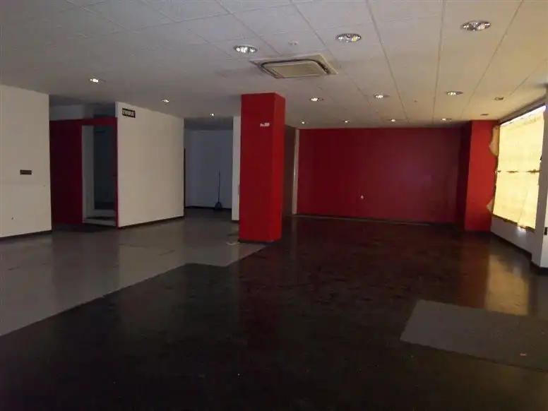 Local commercial à vendre à Hernani