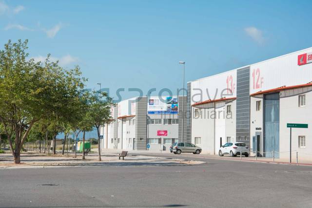 Nave industrial en Venta en Calle Cuadra Morteras, 11C en Ciutat del Transport - La Salera