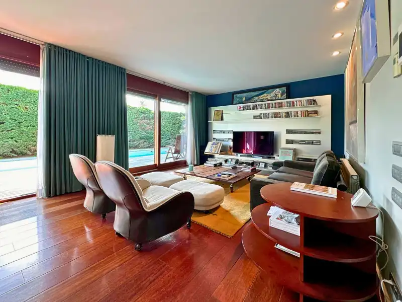 Living room of Houses for sale in Figueres  with Air Conditioner, Heating and Terrace