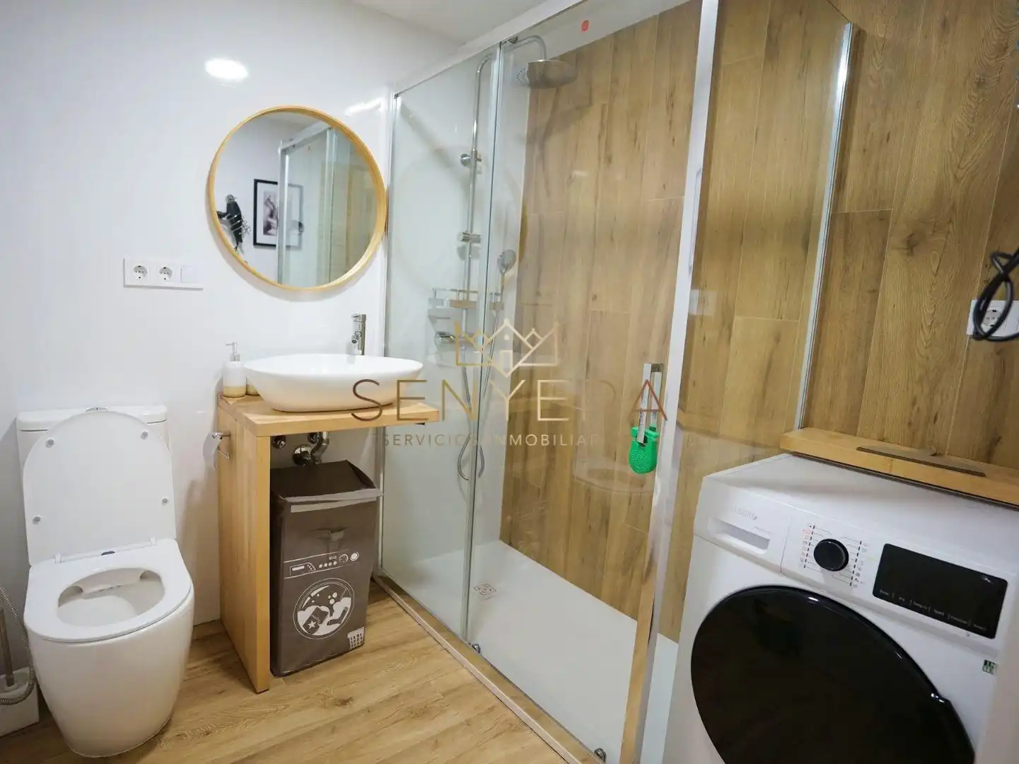 Bathroom of Buildings for sale in Valencia