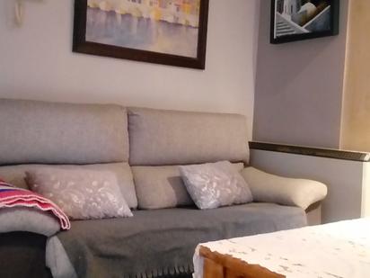 Sala d'estar de Pis de lloguer en  Zaragoza Capital amb Calefacció, Parquet i Moblat