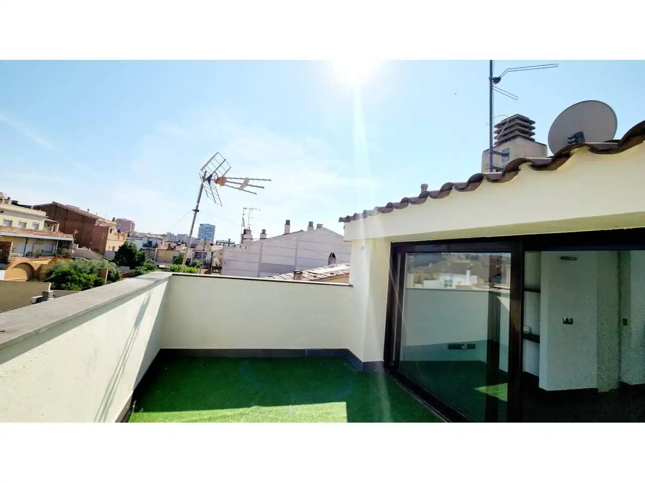 Terrasse von Einfamilien-Reihenhaus zum Verkauf in Sabadell mit Klimaanlage, Heizung und Terrasse