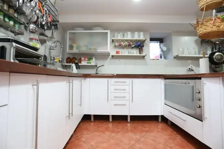 Cuina de Finca rústica en venda en Quirós amb Calefacció, Jardí privat i Terrassa