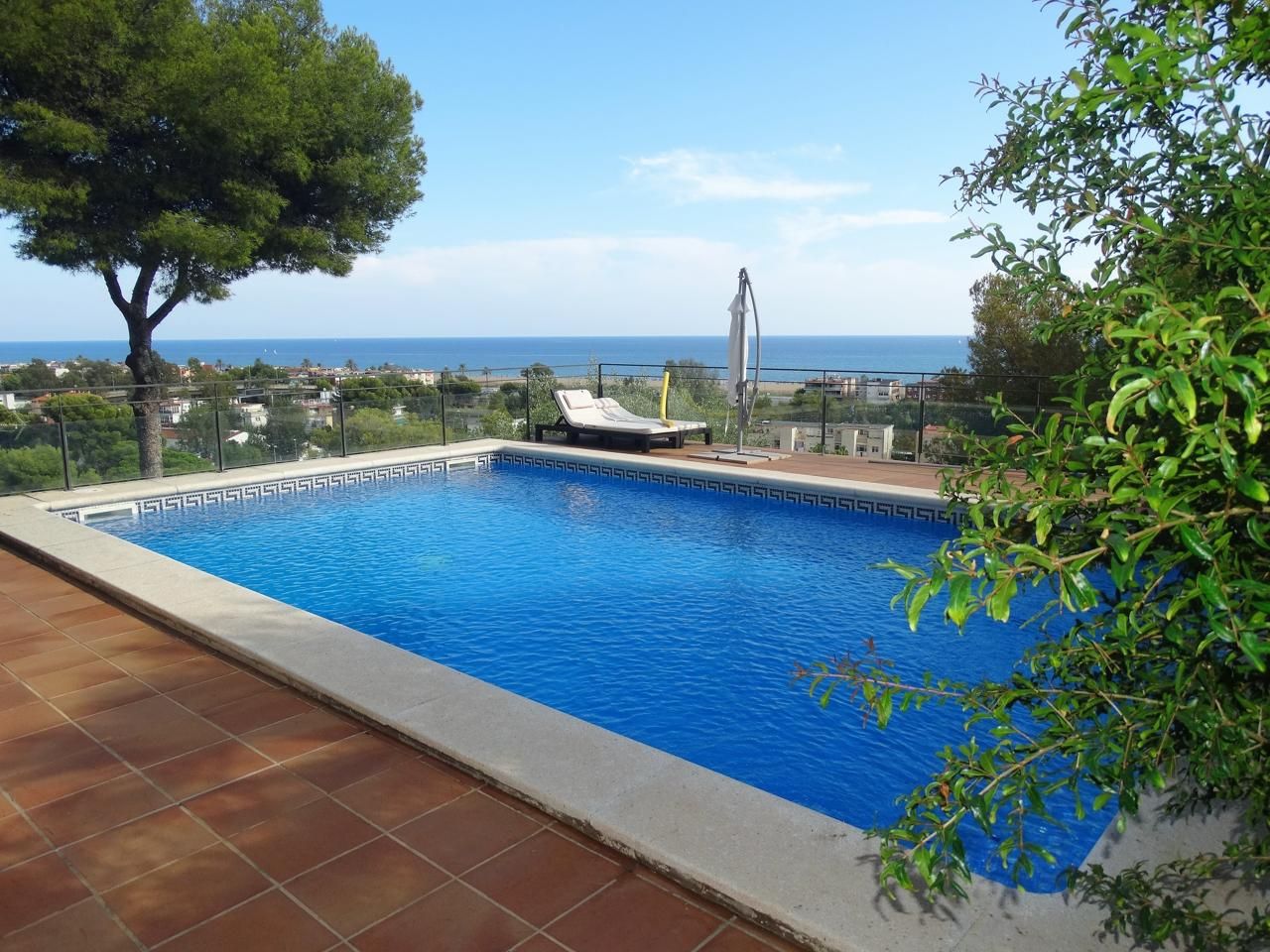 Swimming pool of House or chalet for sale in Castelldefels  with Air Conditioner, Heating and Private garden