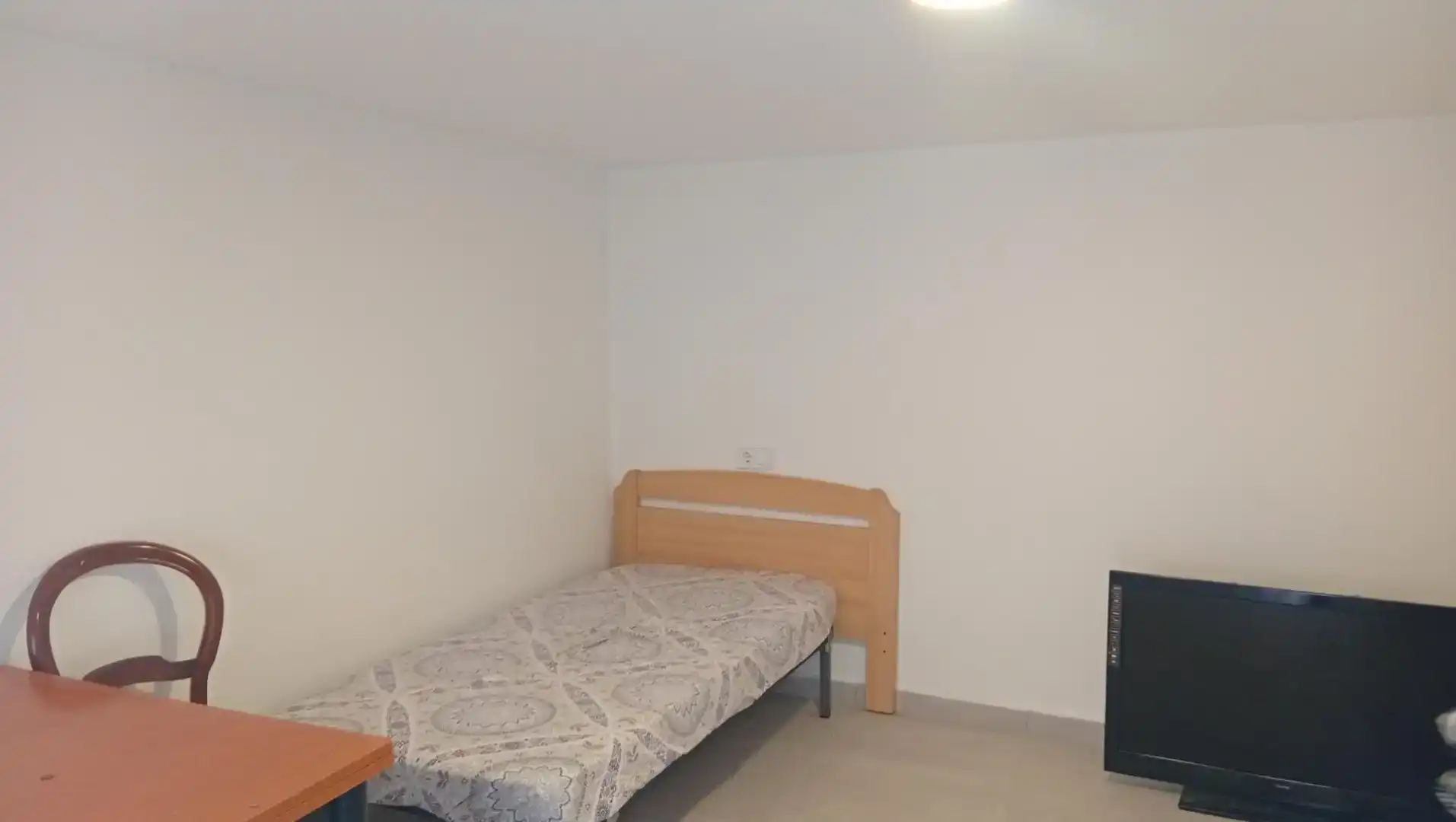 Bedroom of Flat for rent in Sariñena  with Washing machine
