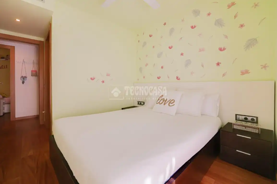 Habitación de Piso en venta en L'Hospitalet de Llobregat con Aire acondicionado, Calefacción y Balcón