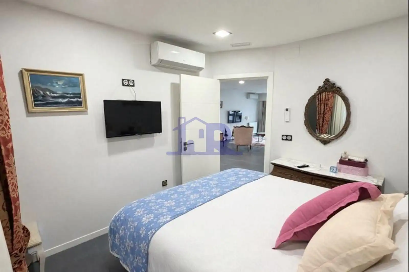 Bedroom of Flat for sale in Cuenca  with Air Conditioner, Heating and Terrace