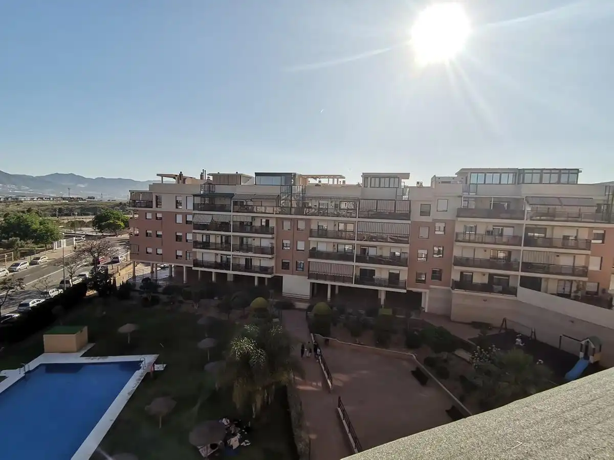 Vista exterior de Àtic de lloguer en Málaga amb Jardí privat, Terrassa i Moblat