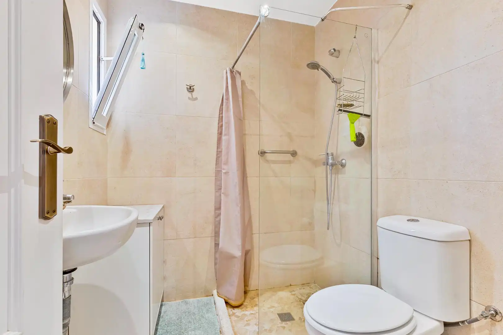 Baño de Apartamento en venta en Fuengirola con Aire acondicionado, Calefacción y Parquet