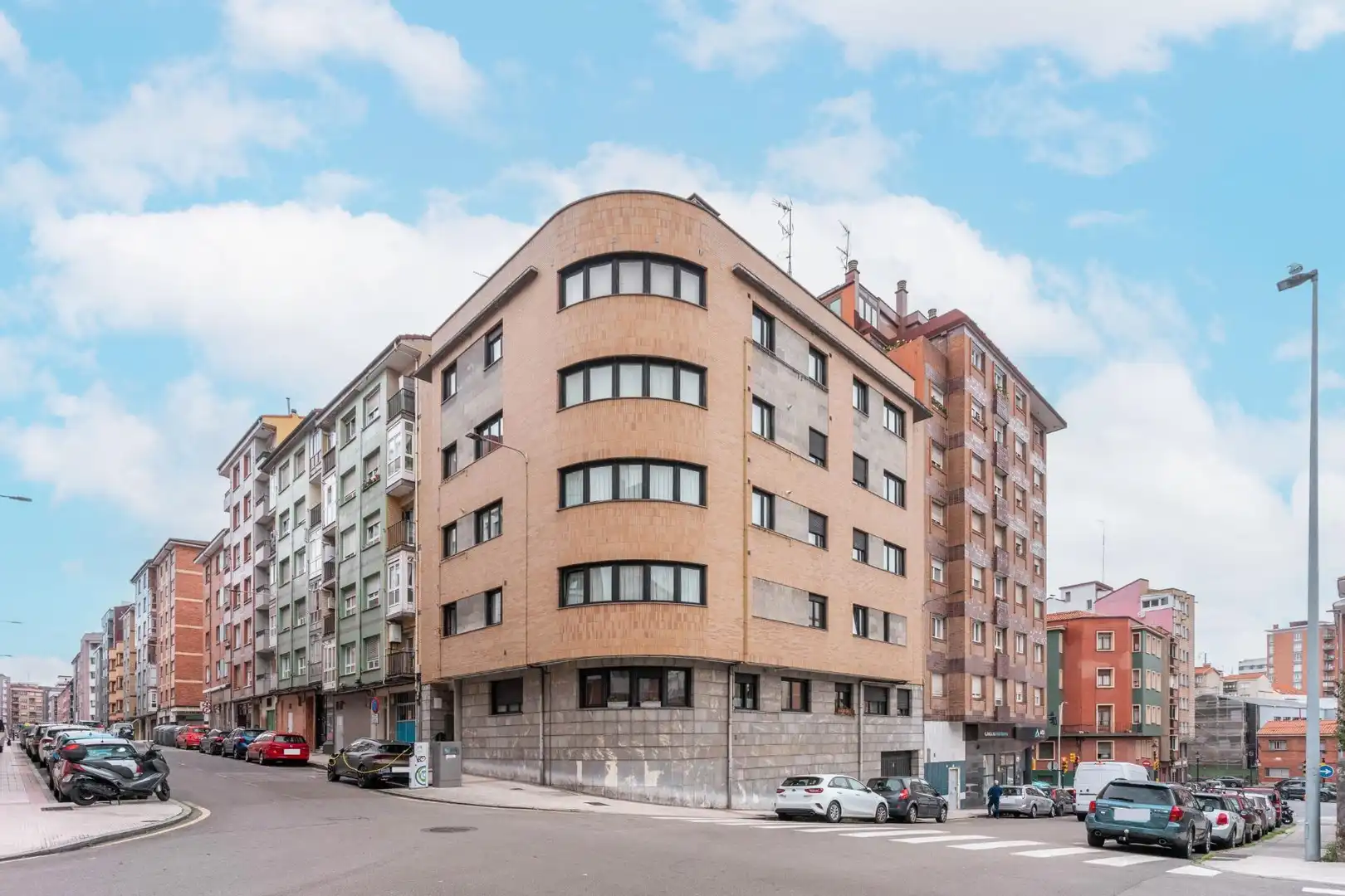 Außenansicht von Geschaftsraum zum Verkauf in Gijón 