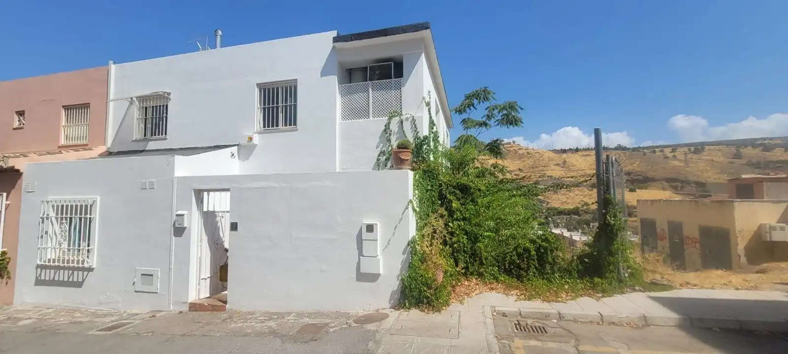 Vista exterior de Casa adosada en venta en  Granada Capital con Aire acondicionado, Jardín privado y Terraza