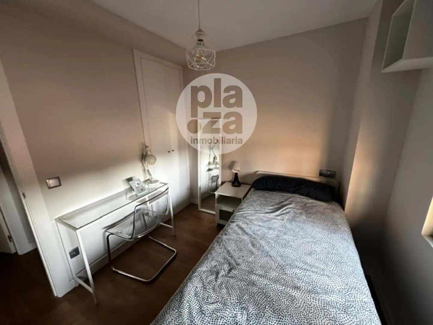 Dormitori de Pis en venda en Burgos amb Calefacció i Moblat