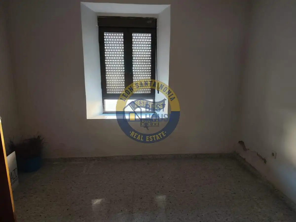 Houses for sale in Rioseco de Tapia  with Storage room and Balcony