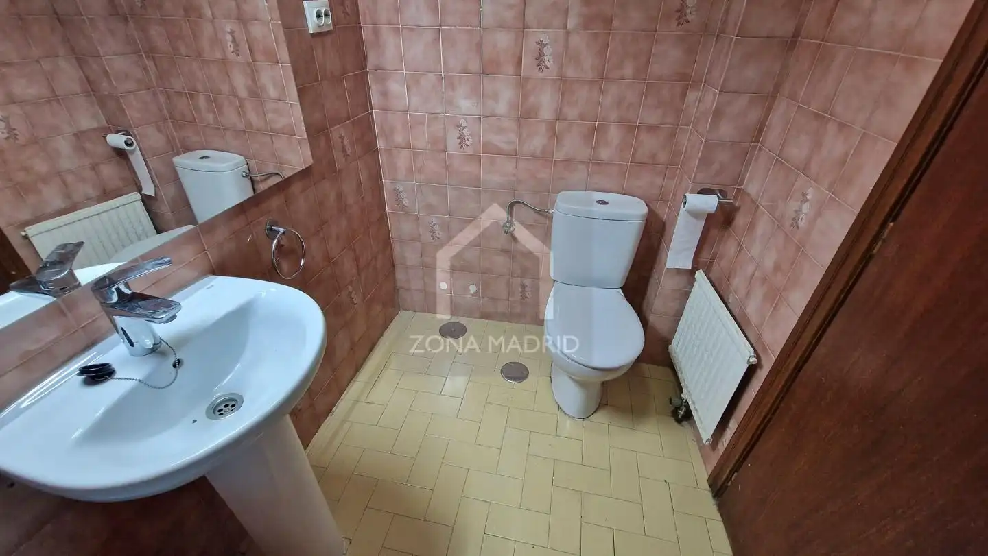 Bathroom of Flat for sale in Tetuán