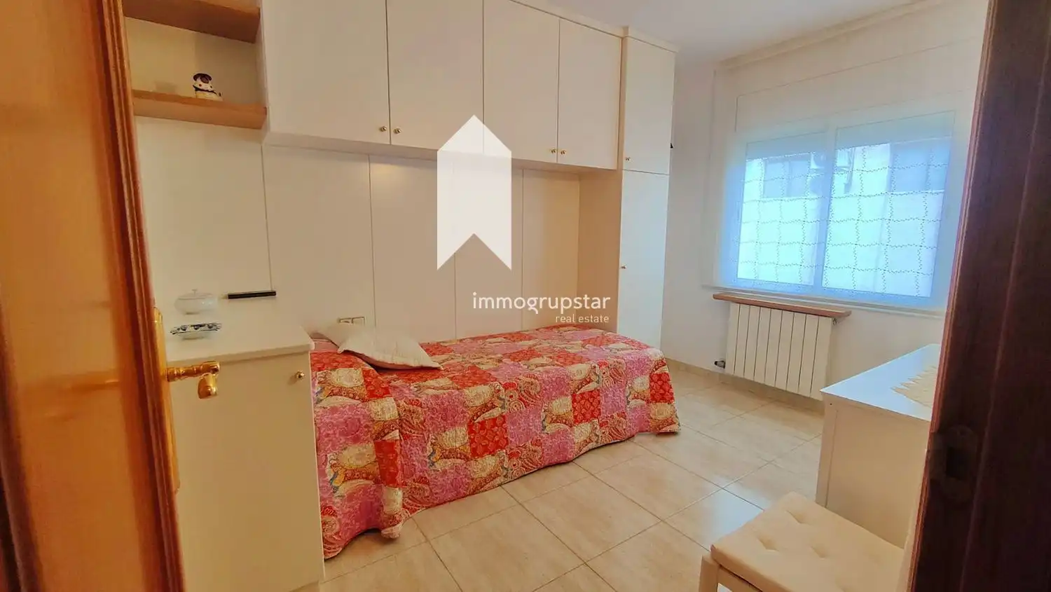 Schlafzimmer von Einfamilien-Reihenhaus zum Verkauf in Castell d'Aro, Platja d'Aro i s'Agaró mit Klimaanlage, Heizung und Terrasse