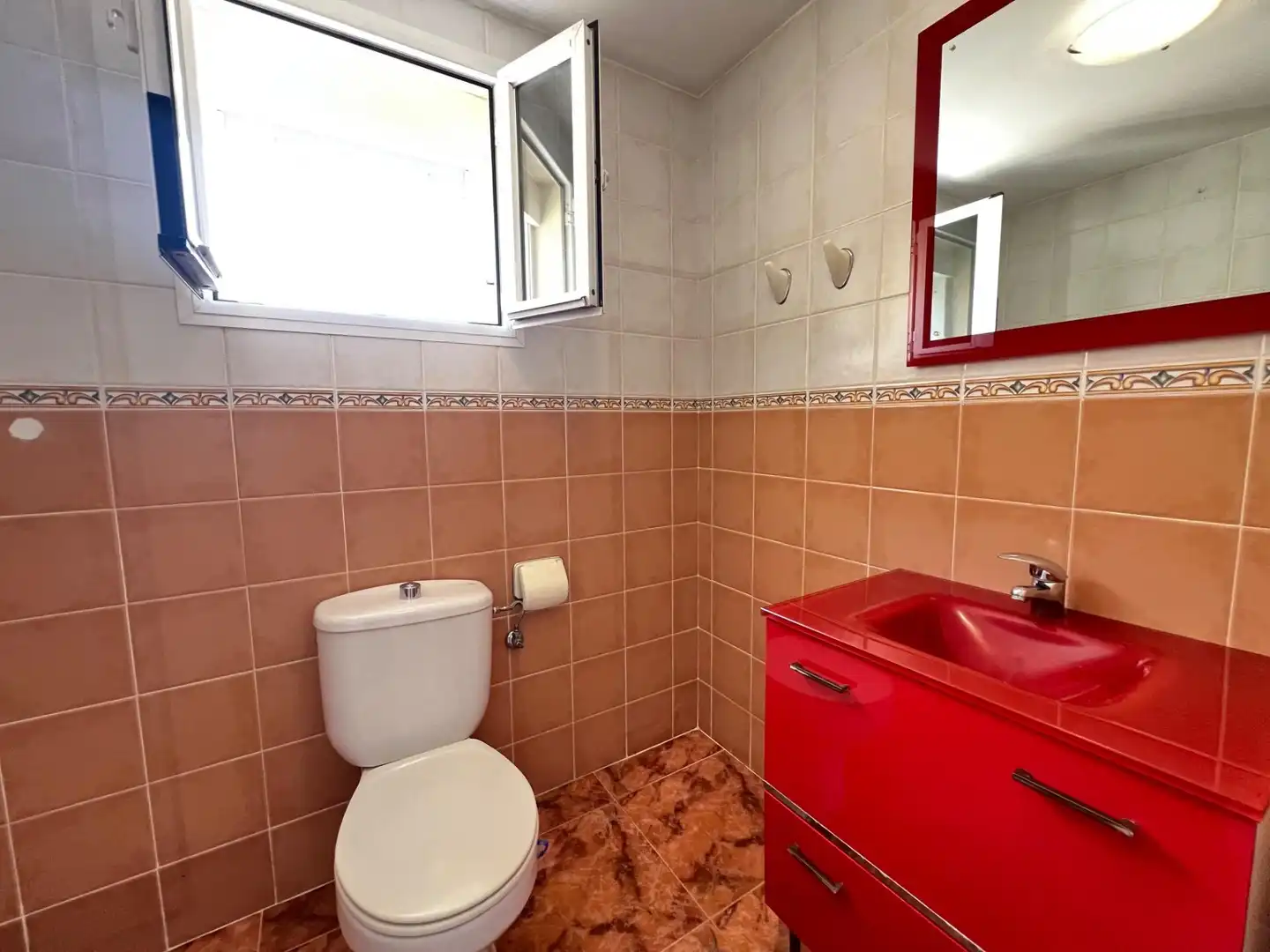 Badezimmer von Dachboden zum Verkauf in Torremolinos mit Klimaanlage, Heizung und Terrasse
