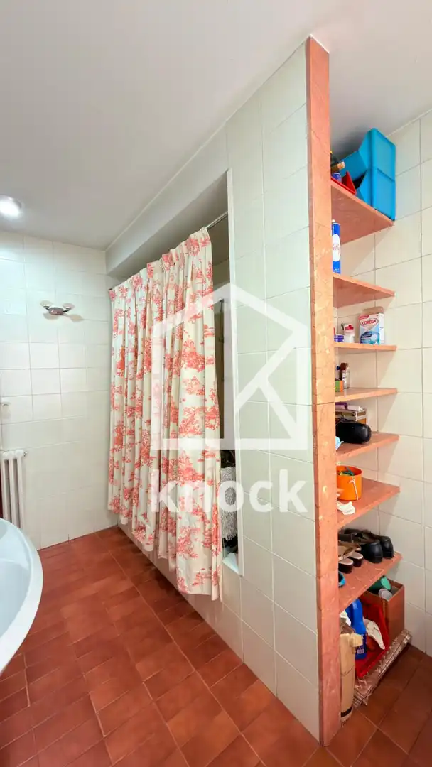 Bathroom of Flat for sale in Oviedo   with Heating and Parquet flooring