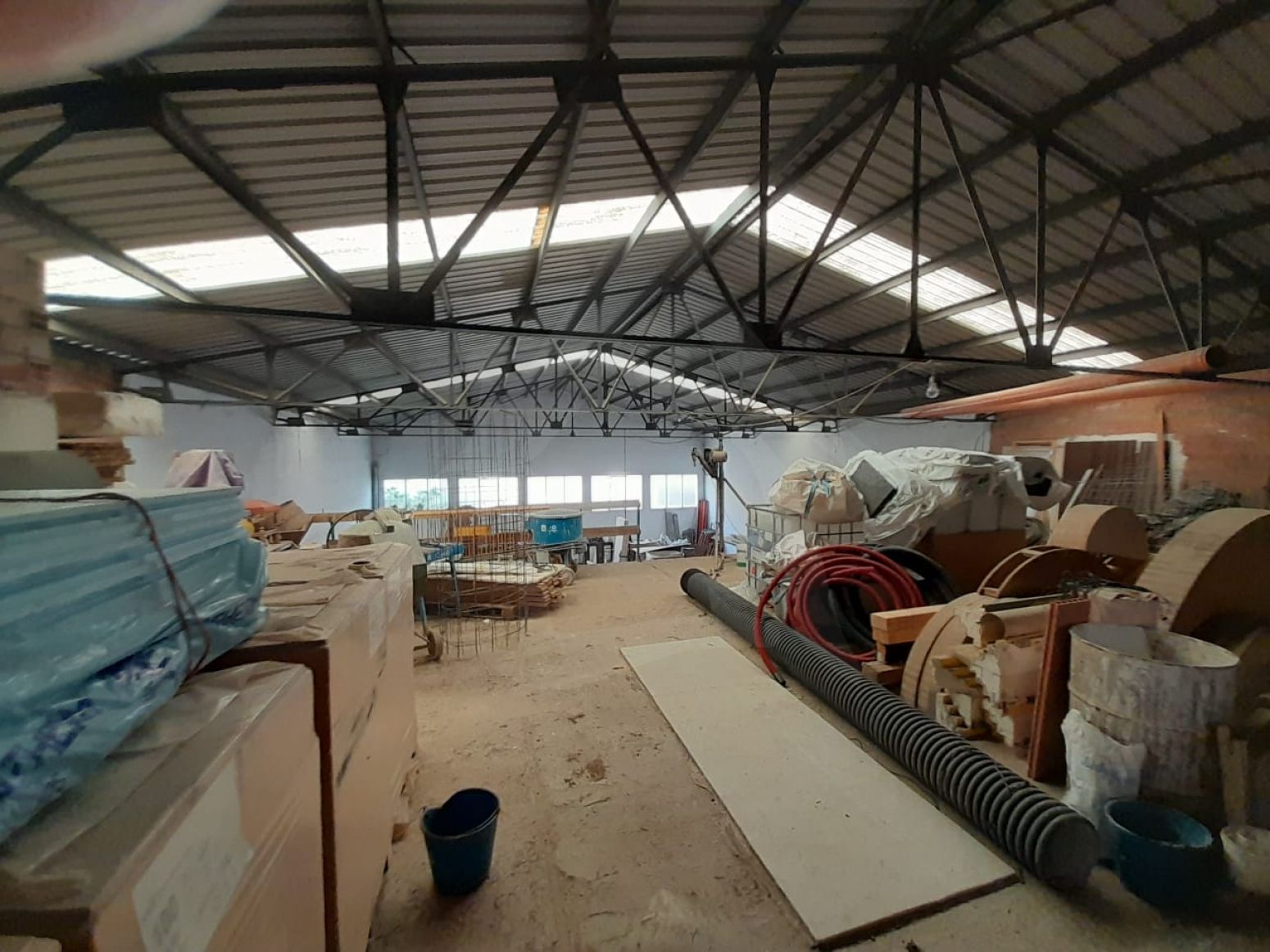 Industrial buildings for sale in Alberite