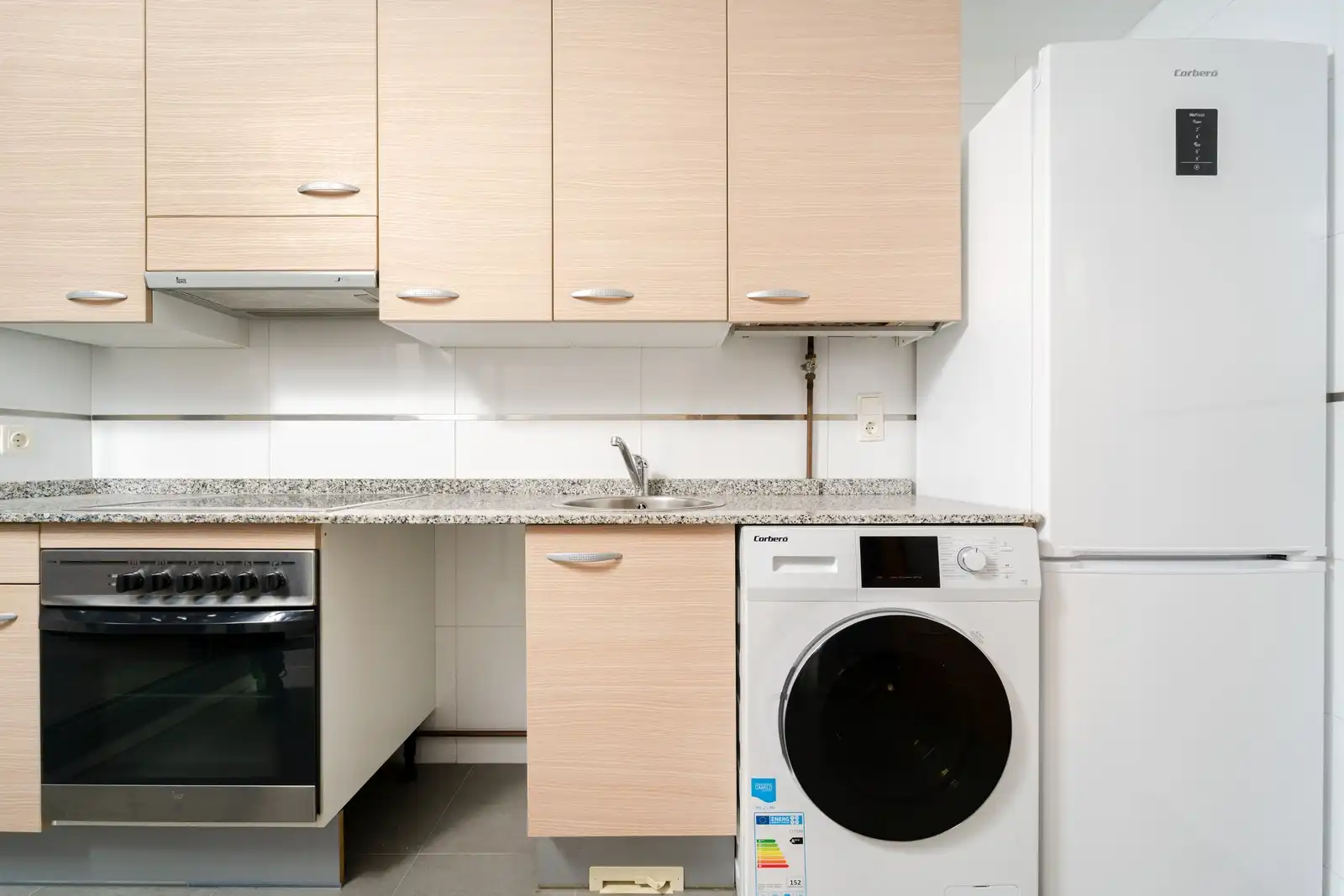 Cuina de Pis en venda en Oviedo  amb Aire condicionat, Terrassa i Traster