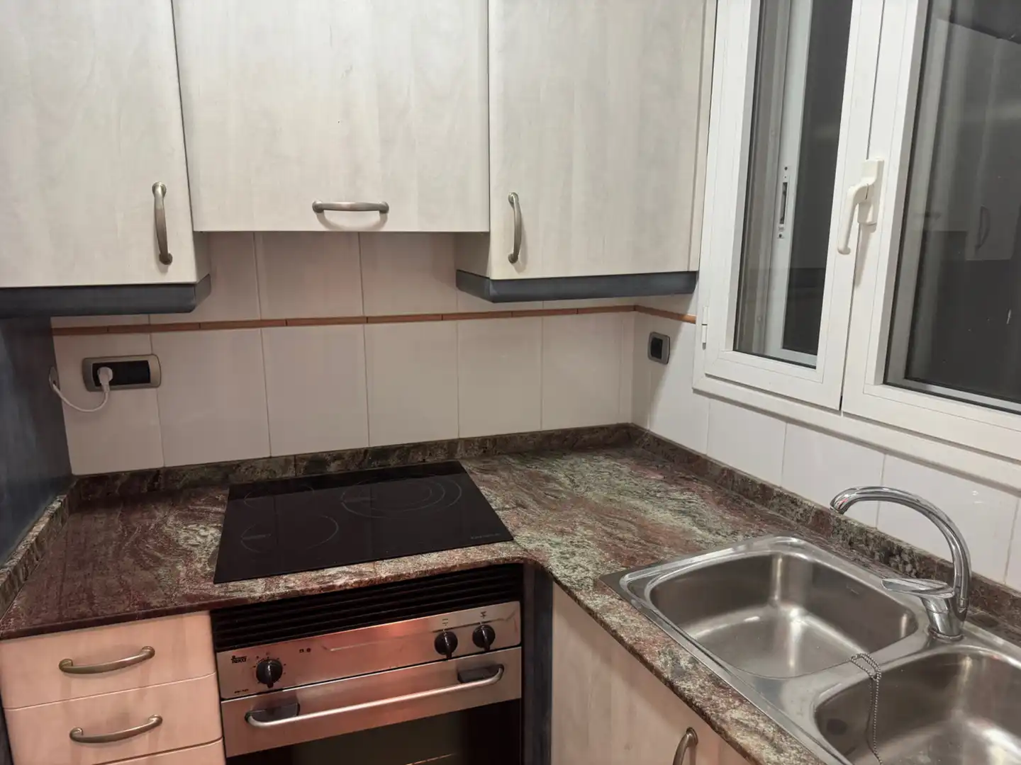 Cuina de Estudi en venda en Tarragona amb Aire condicionat, Calefacció i Moblat