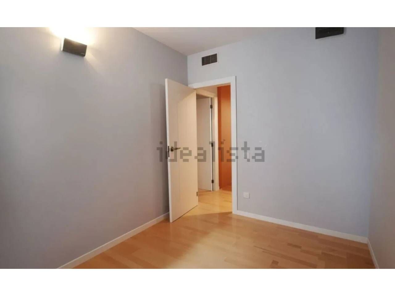 Bedroom of Flat for sale in  Barcelona Capital  with Air Conditioner and Parquet flooring