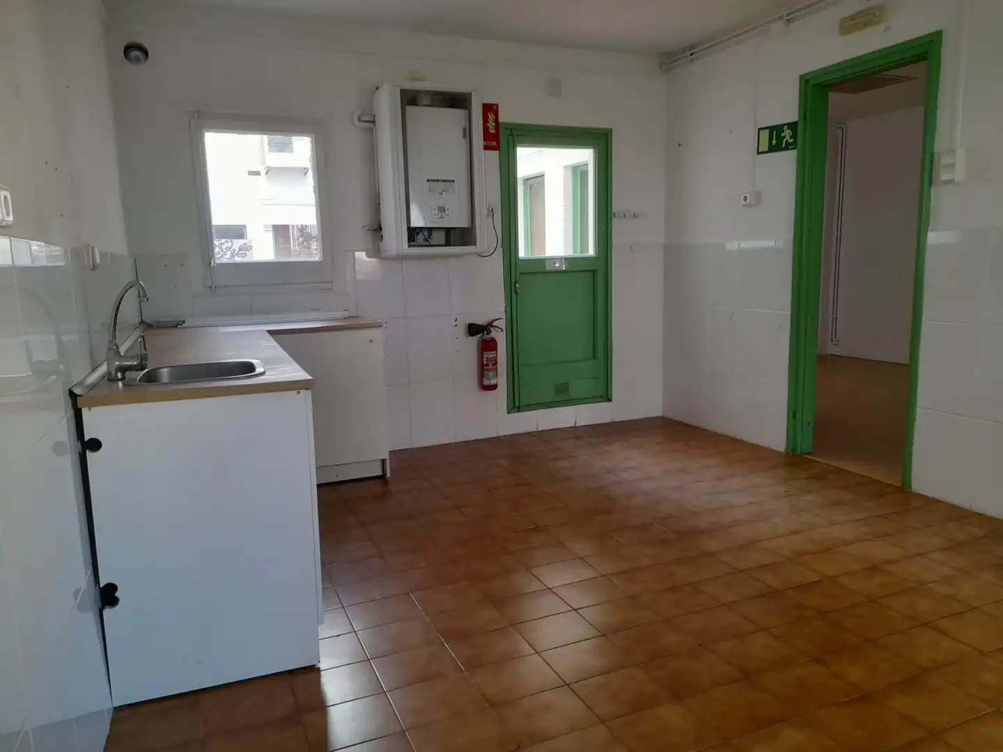 Cocina de Oficina de alquiler en El Centre