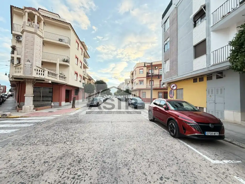 Vista exterior de Local en venta en L'Alcúdia