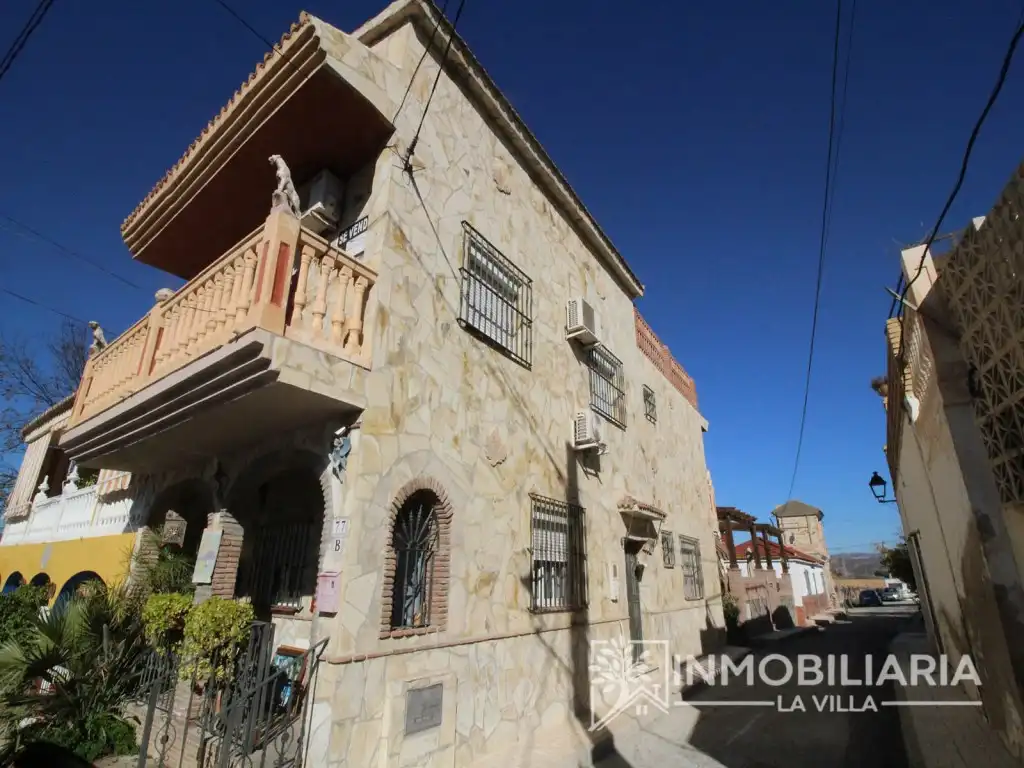 Vista exterior de Casa o xalet en venda en Alhaurín de la Torre amb Aire condicionat, Moblat i Rentadora