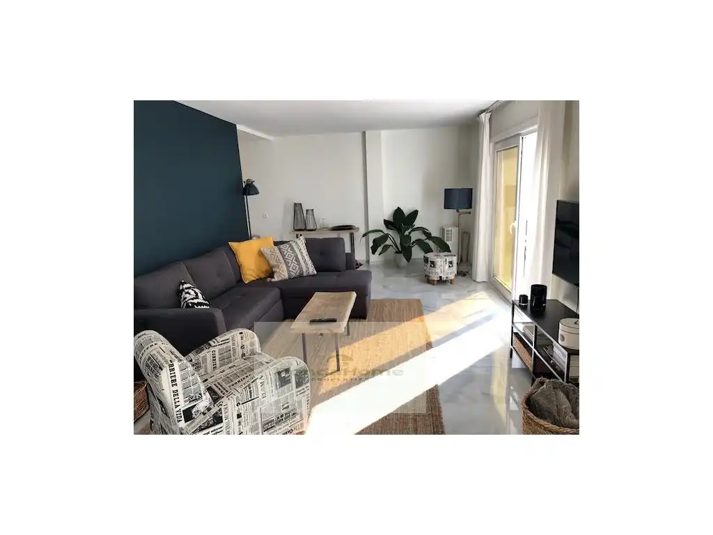 Wohnzimmer von Wohnung zur Miete in Estepona mit Terrasse