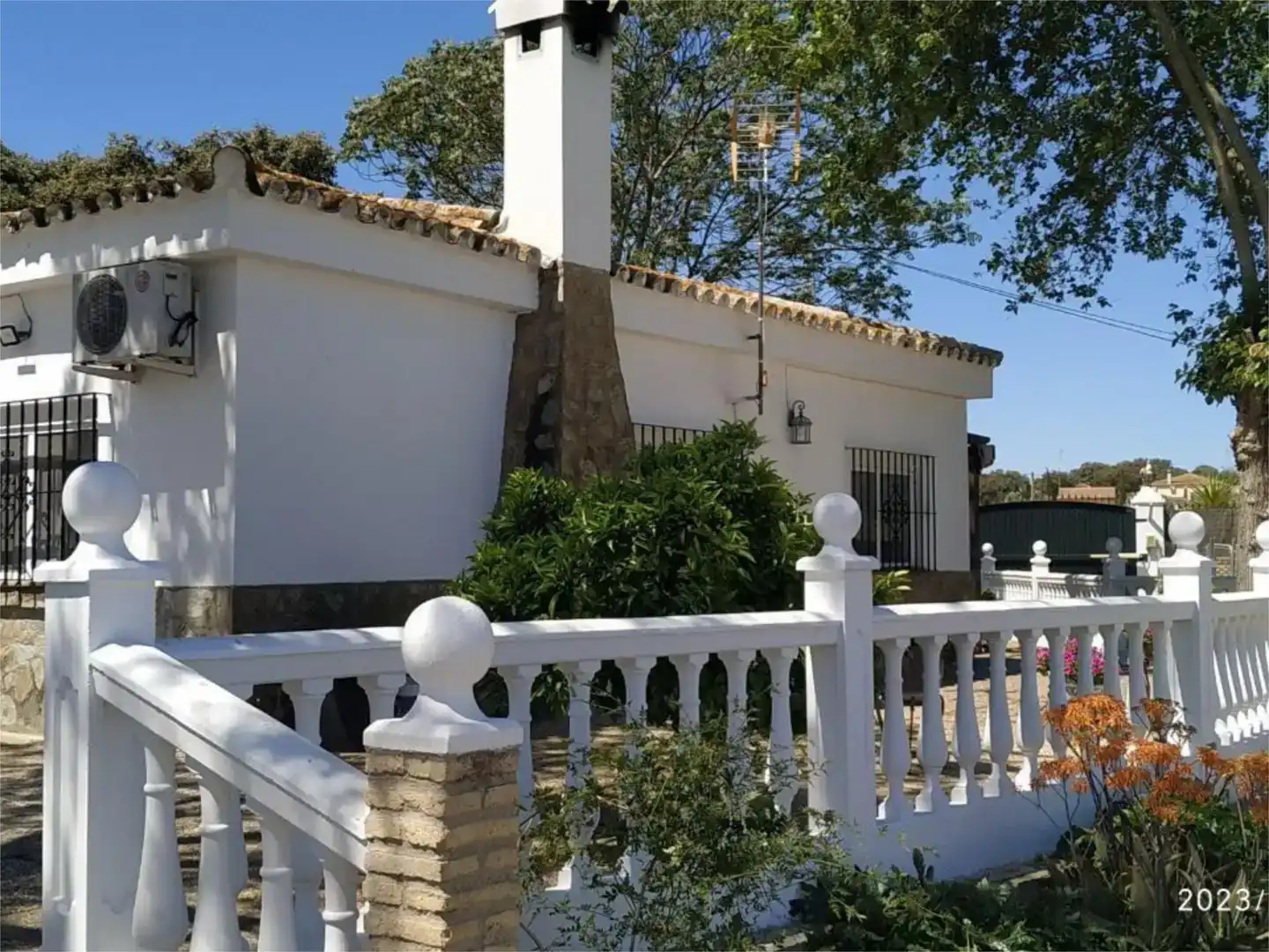 Vista exterior de Pis en venda en Castilblanco de los Arroyos amb Aire condicionat, Jardí privat i Piscina