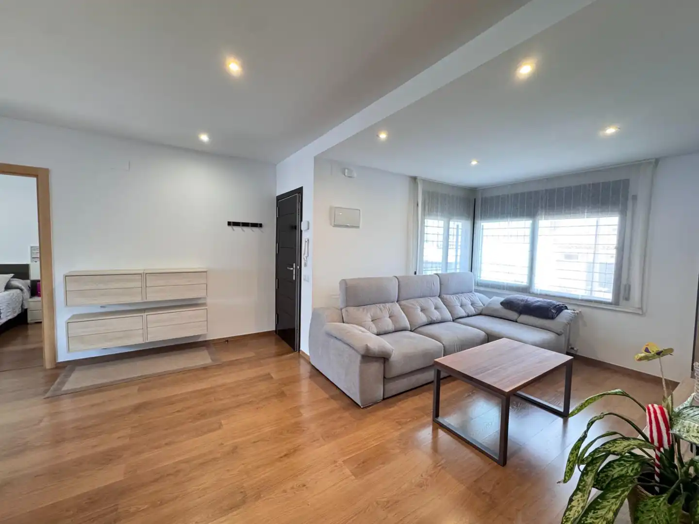 Sala de estar de Casa adosada en venta en Blanes con Aire acondicionado, Calefacción y Jardín privado