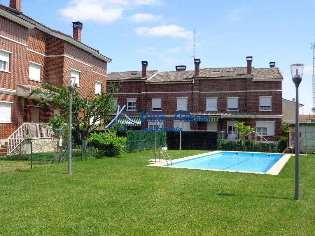 Piscina de Casa adosada en venta en Casalarreina con Calefacción, Jardín privado y Parquet