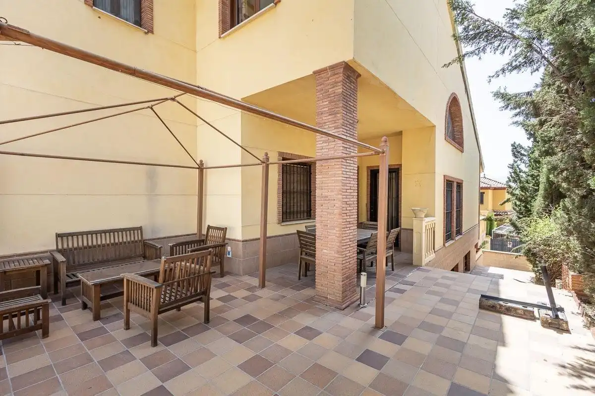 Terrassa de Casa o xalet en venda en Albolote amb Calefacció, Jardí privat i Traster