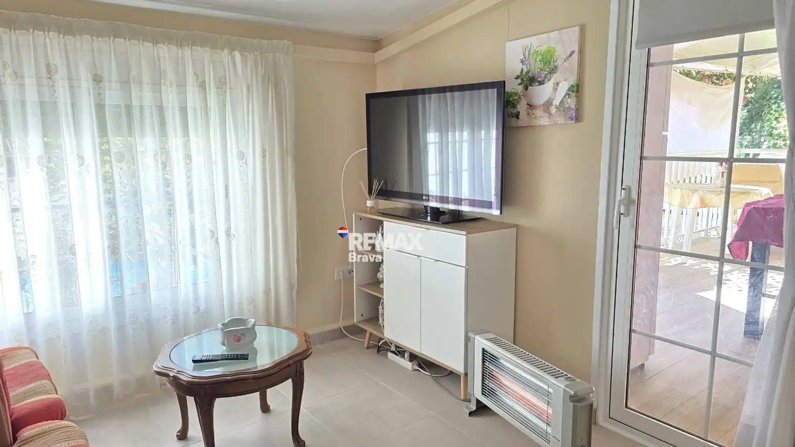 Sala d'estar de Casa o xalet en venda en Pineda de Mar amb Aire condicionat, Calefacció i Terrassa