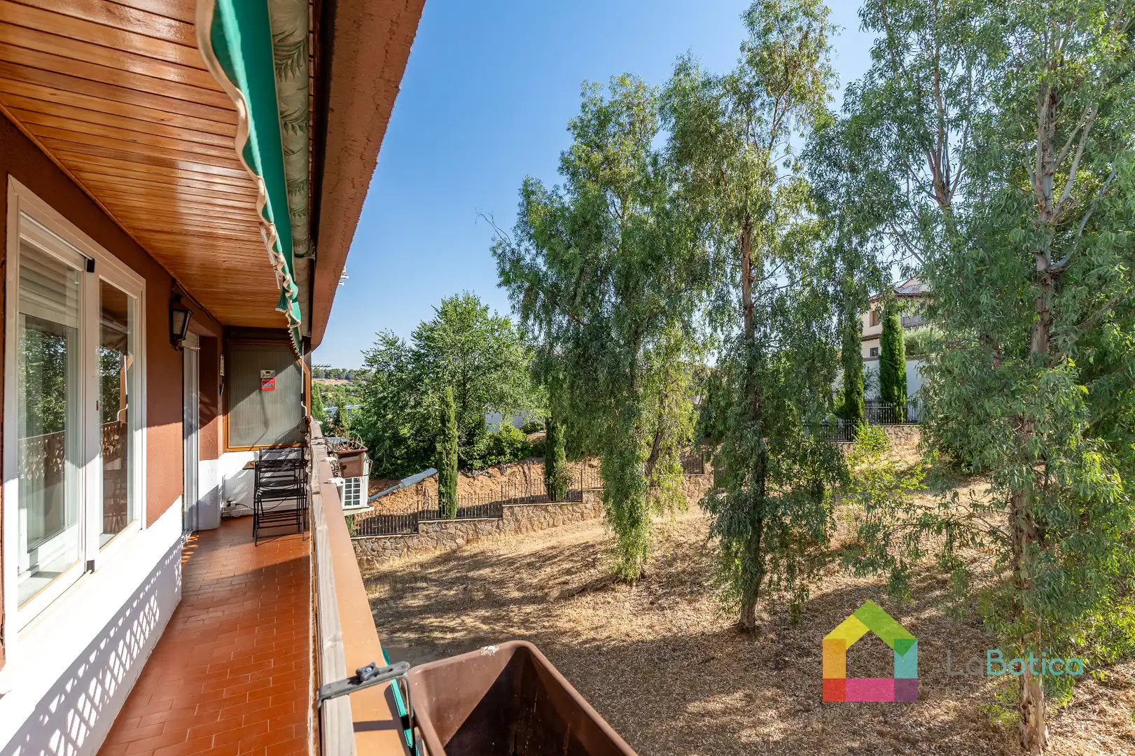 Terraza de Piso en venta en Olías del Rey con Aire acondicionado, Calefacción y Piscina comunitaria