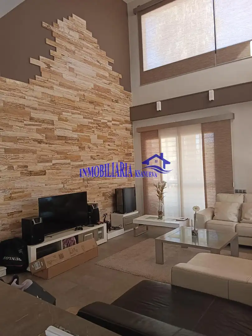 Villa mit Pool zum Verkauf in La Carlota, imagen 5