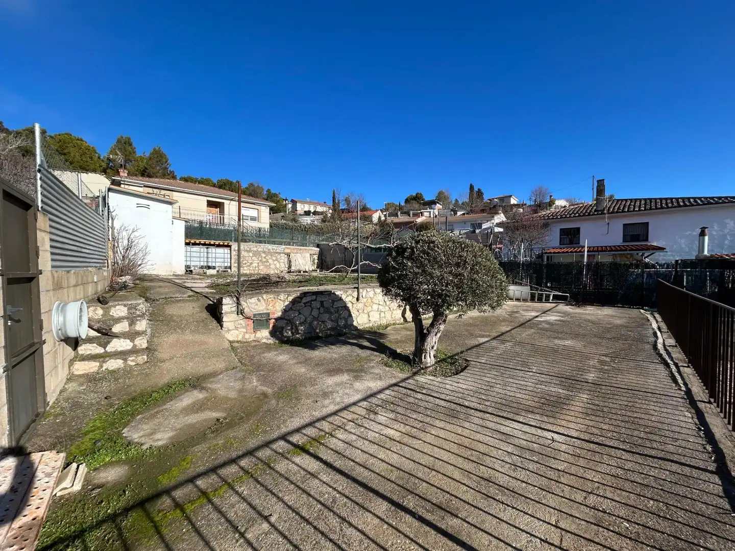 Exterior view of Houses for sale in Loranca de Tajuña